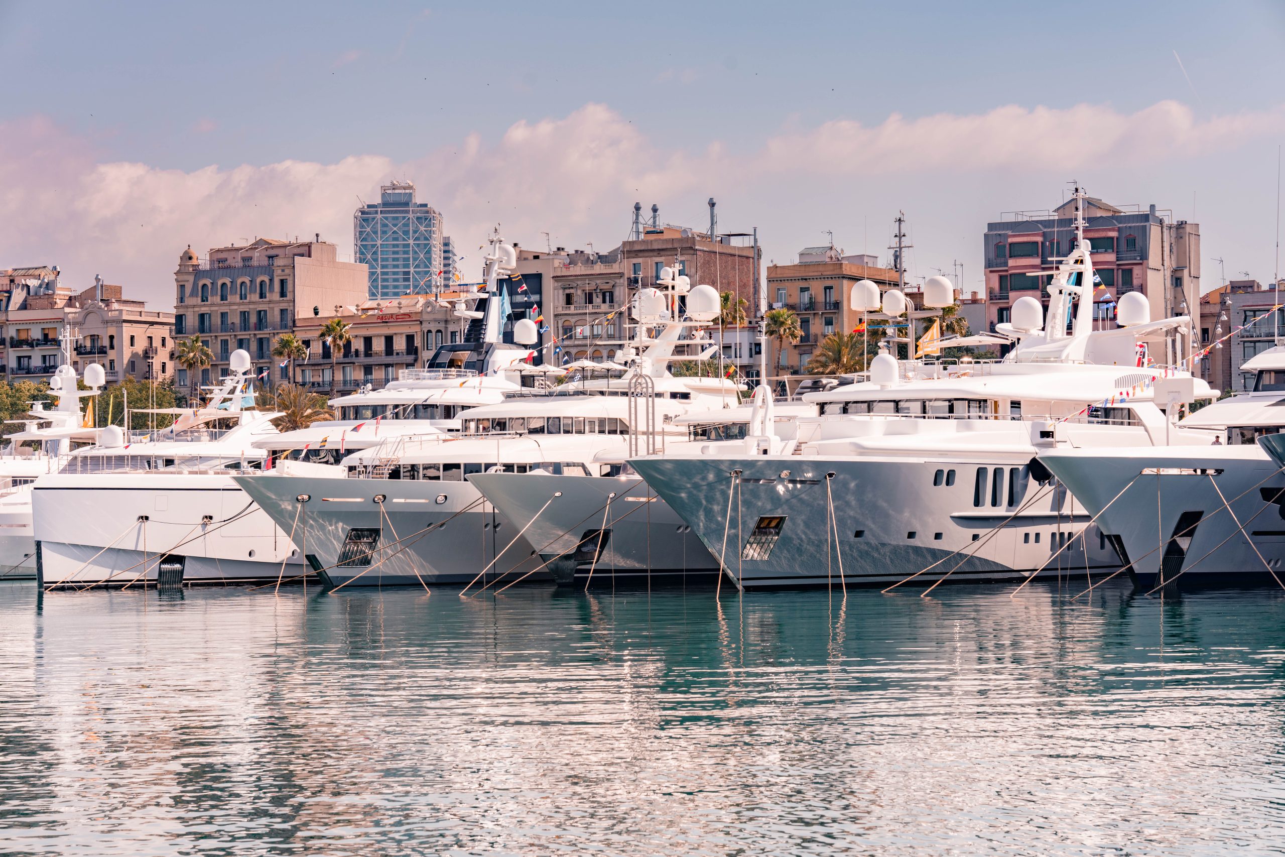 Marina Port Vell MYBA, la cita internacional de los superyates, se ...